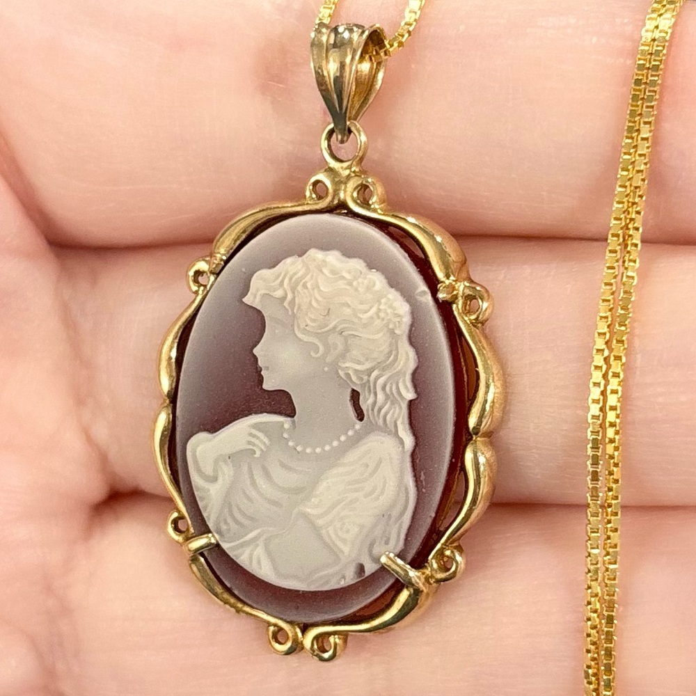 10K Large Red Agate Cameo oval vintage style yellow gold filigree pendant - Picture 1 of 10